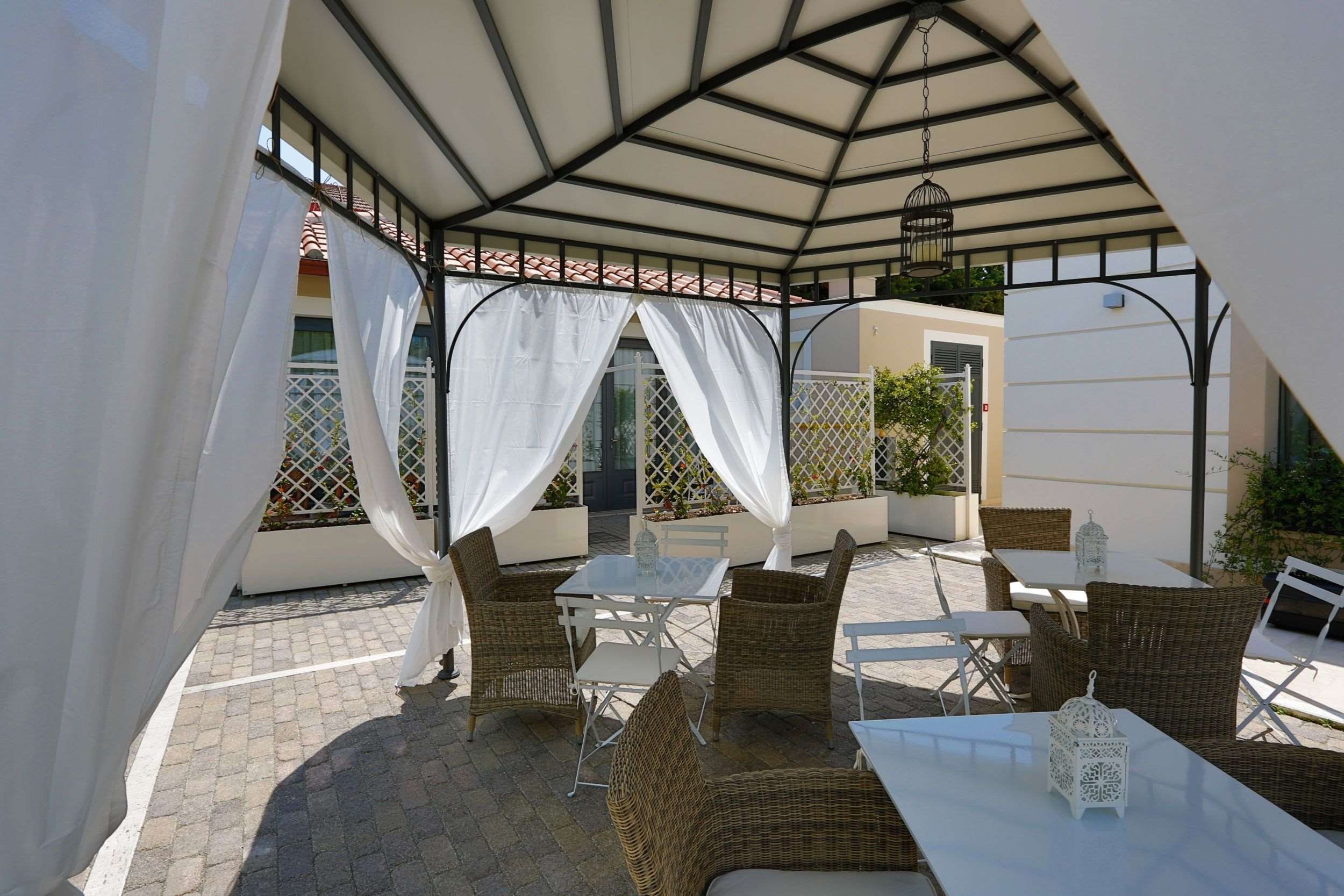 شرفة مرصوفة