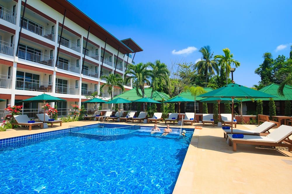 حوض السباحة صورة