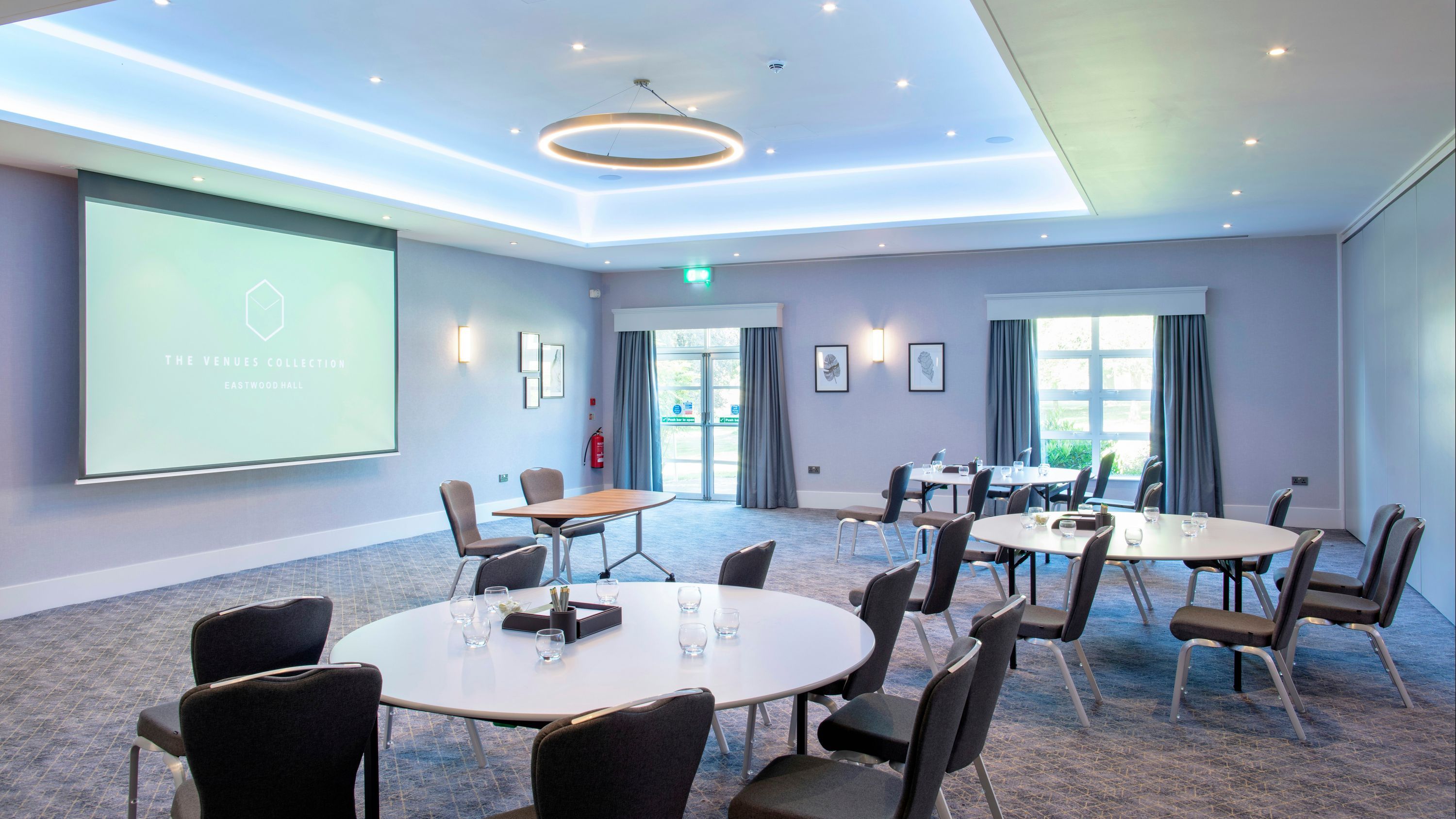 غرفة الاجتماعات