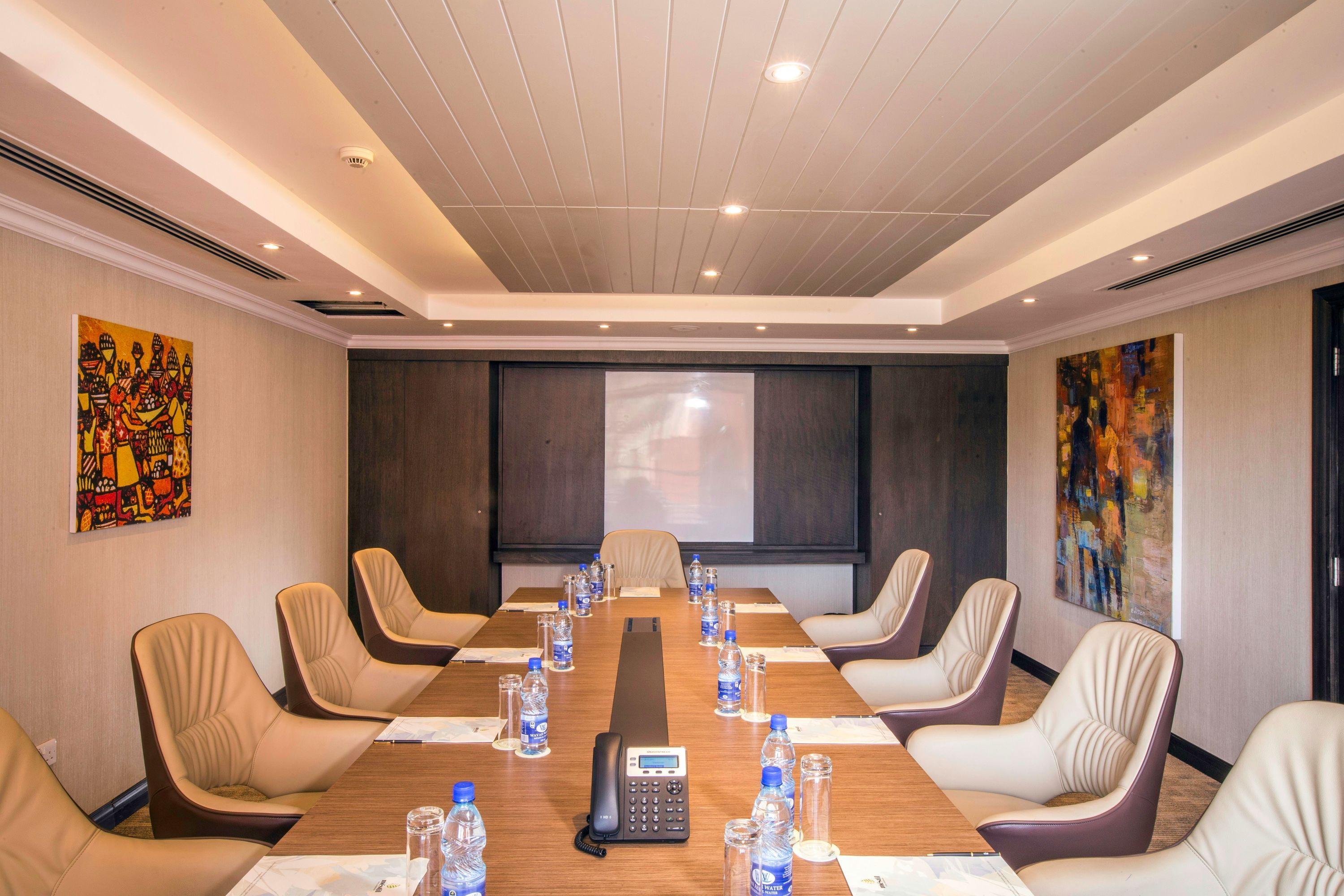 غرفة الاجتماعات