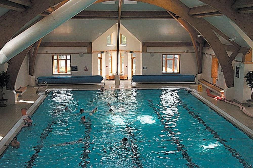 حوض السباحة صورة