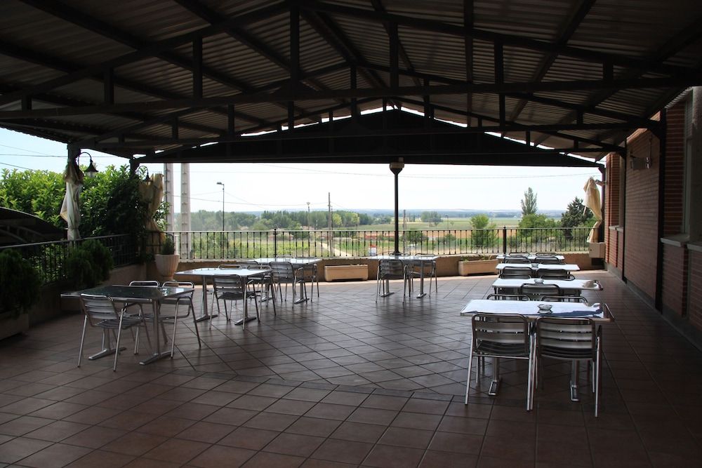 شرفة مرصوفة