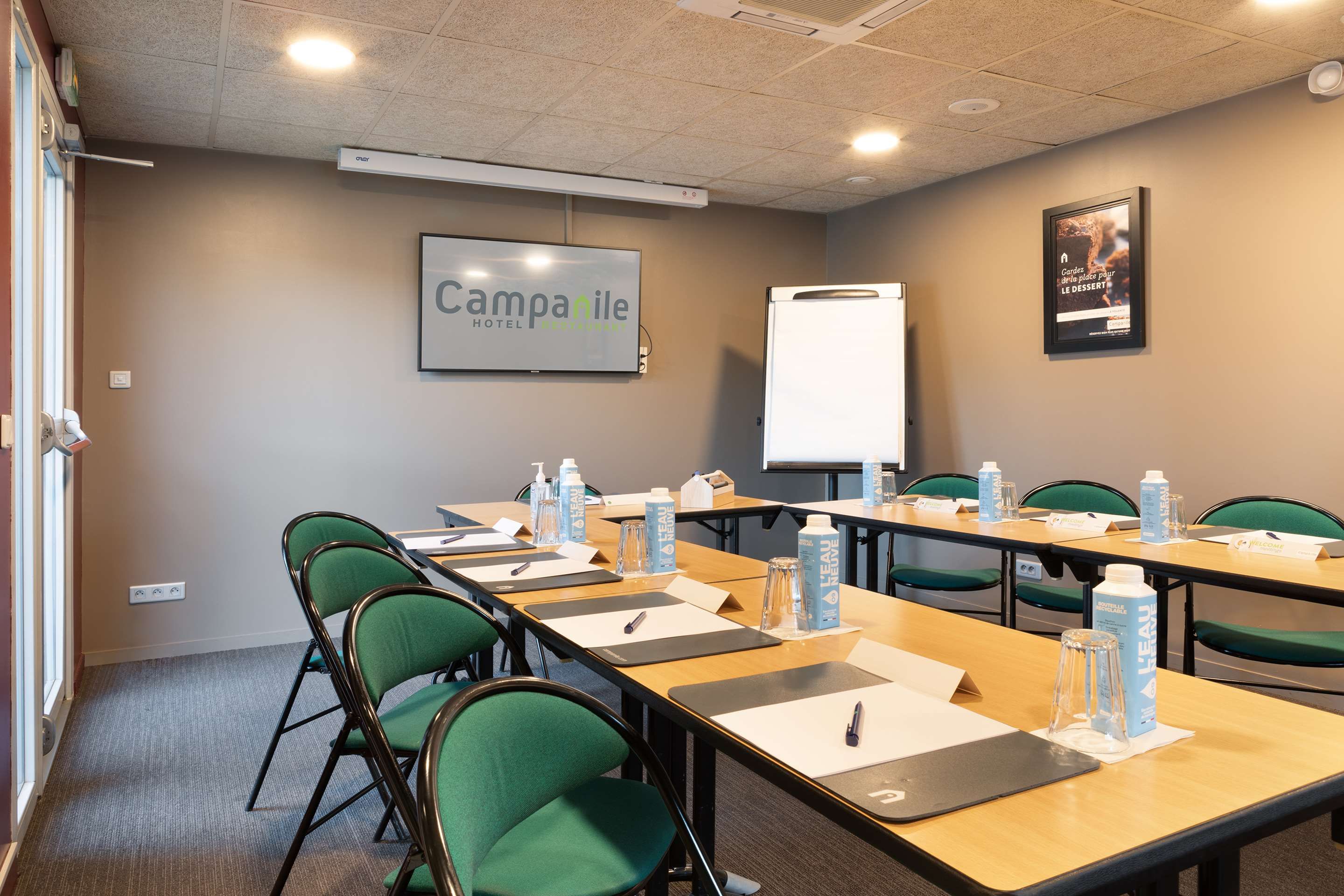 غرفة الاجتماعات