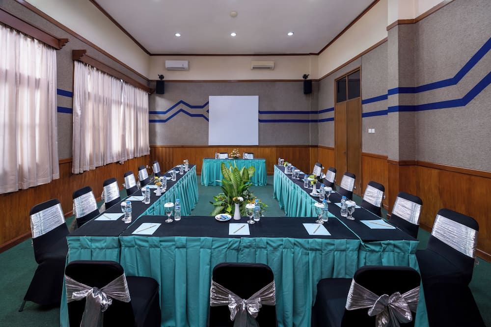 غرفة الاجتماعات