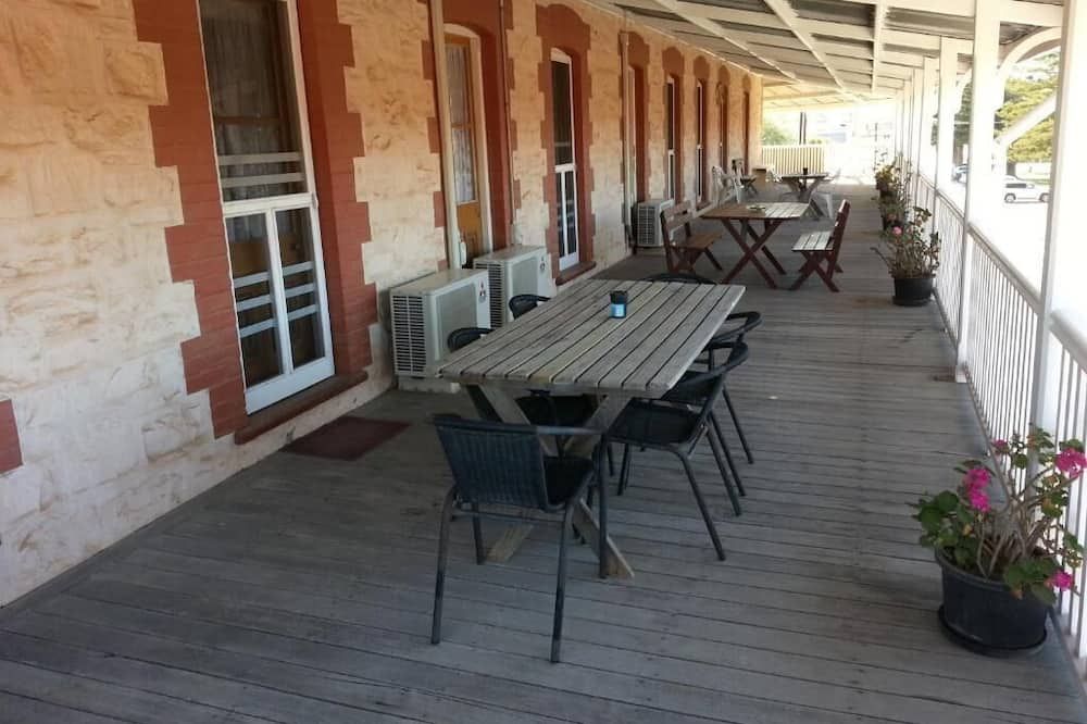 شرفة مرصوفة