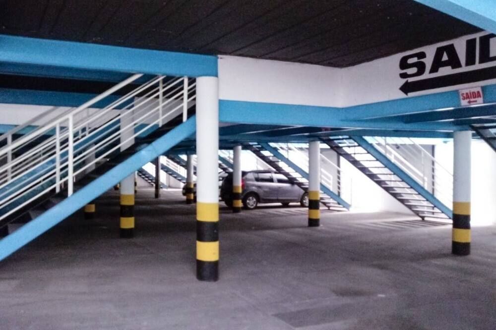 موقف سيارات
