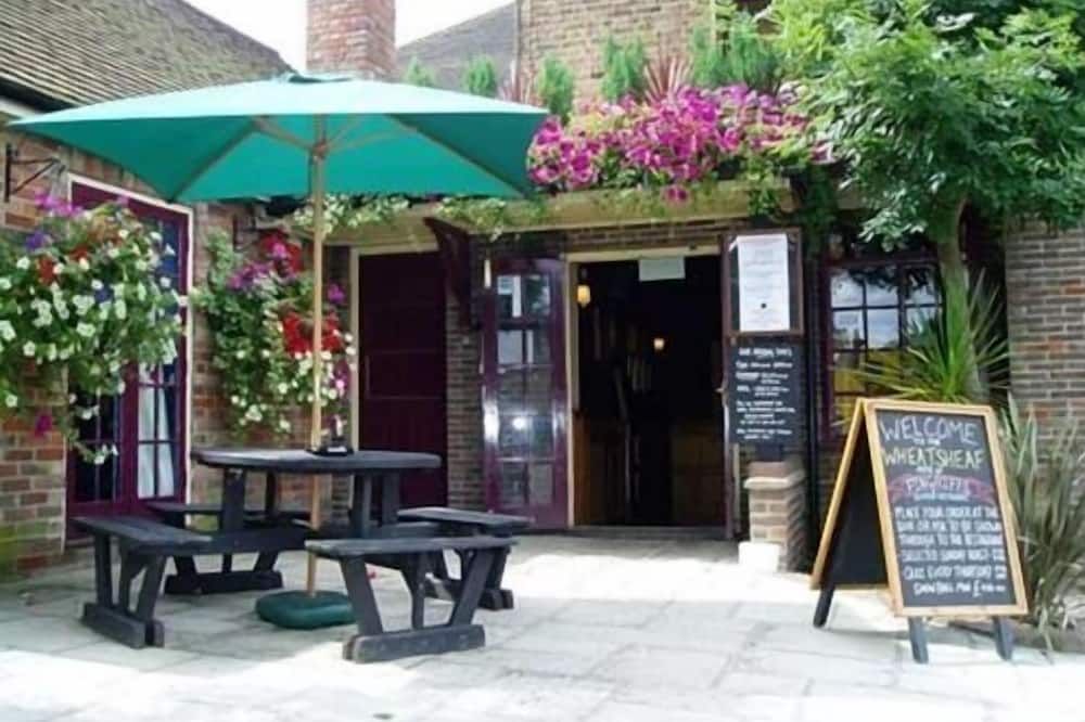 شرفة مرصوفة