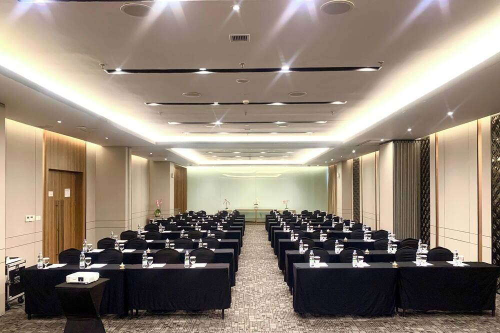 غرفة الاجتماعات