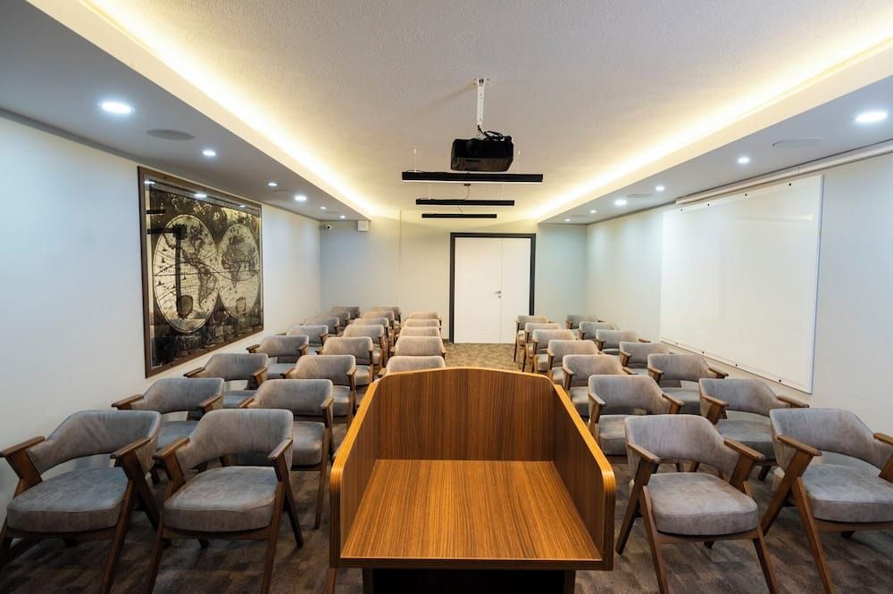 غرفة الاجتماعات