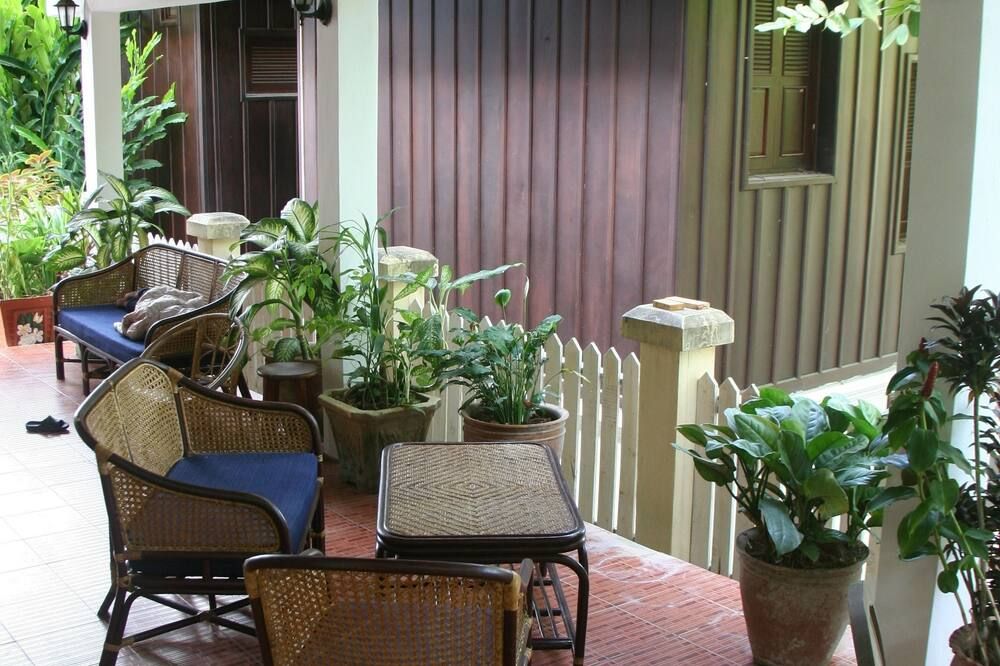 شرفة مرصوفة