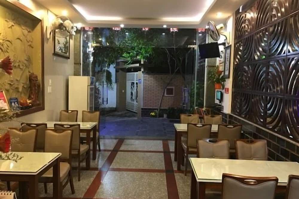 مطعم
