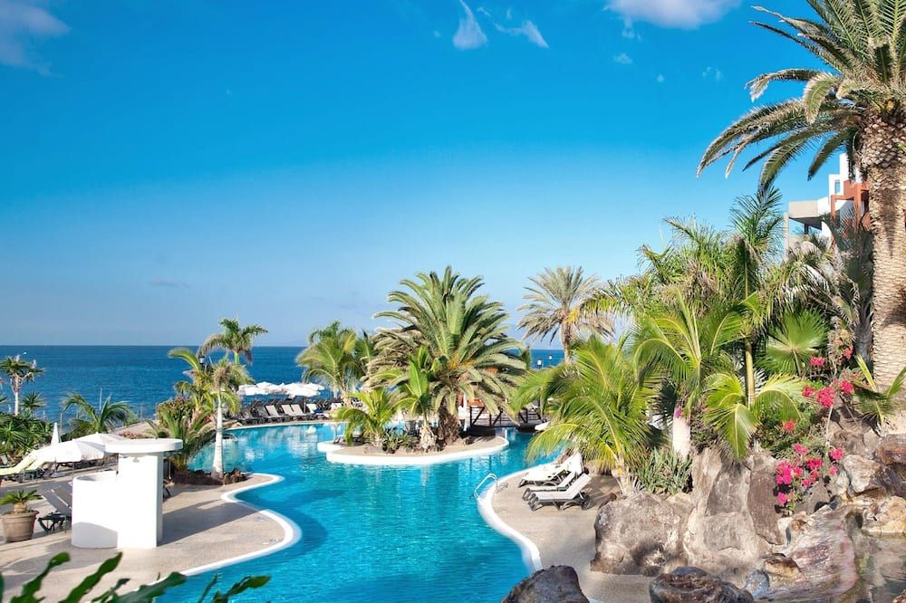 حوض السباحة صورة