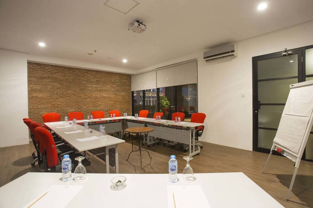 غرفة الاجتماعات