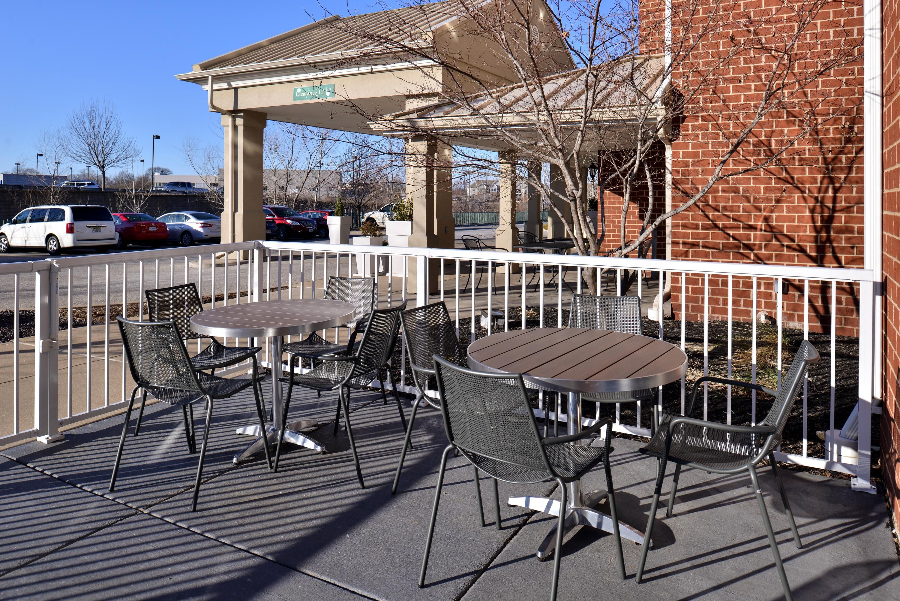 شرفة مرصوفة