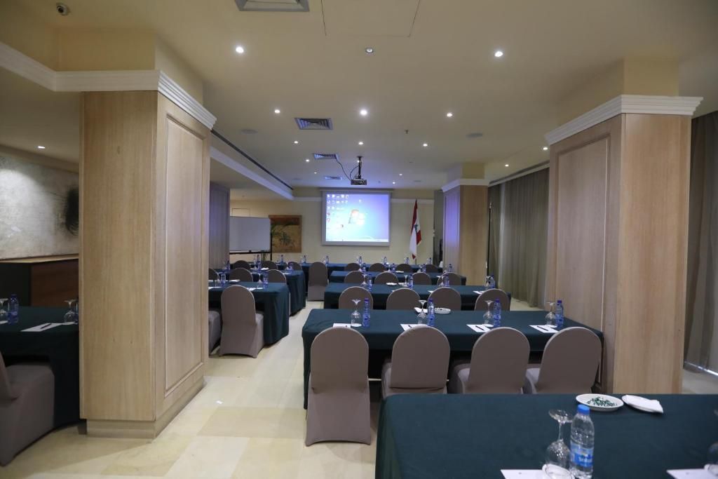 غرفة الاجتماعات