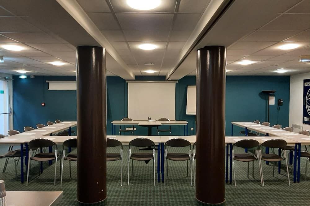 غرفة الاجتماعات