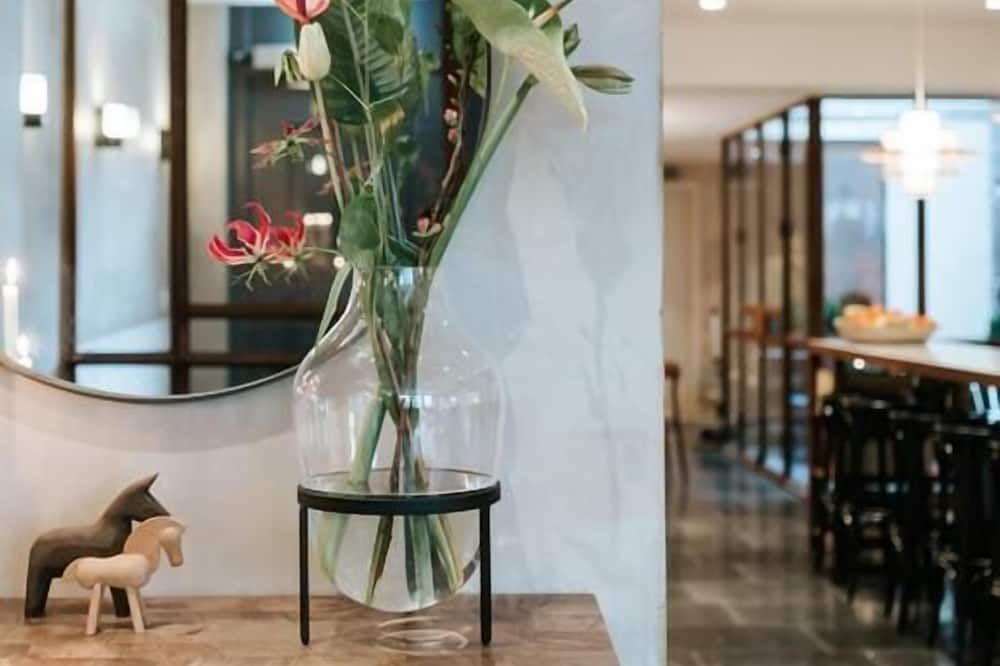 آخر