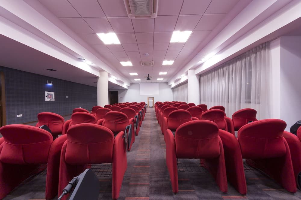 غرفة الاجتماعات