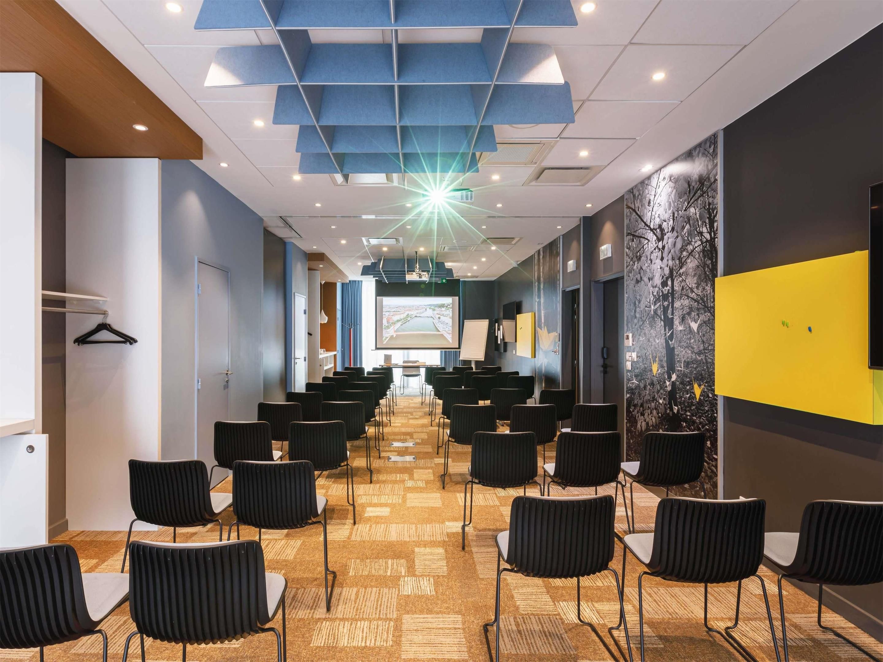 غرفة الاجتماعات