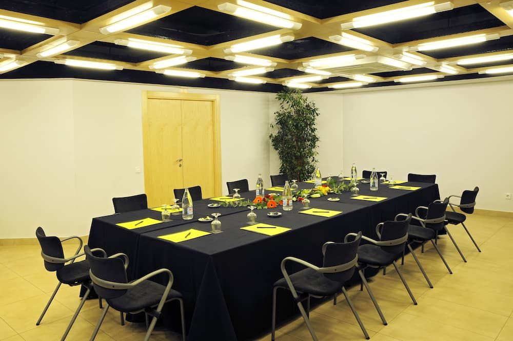 غرفة الاجتماعات