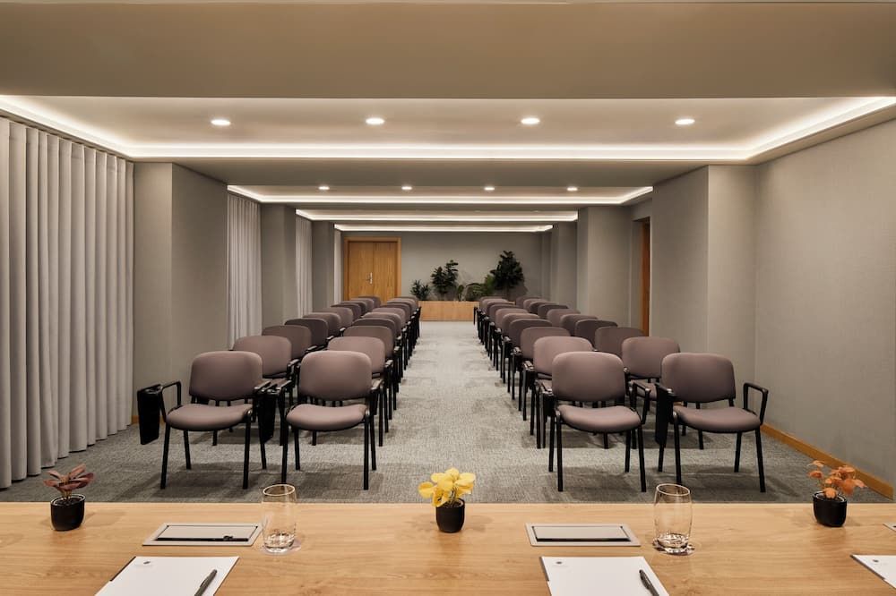 غرفة الاجتماعات