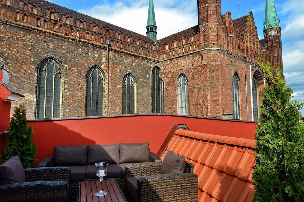 شرفة مرصوفة