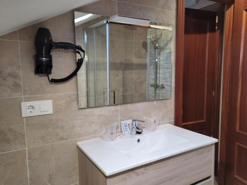 آخر