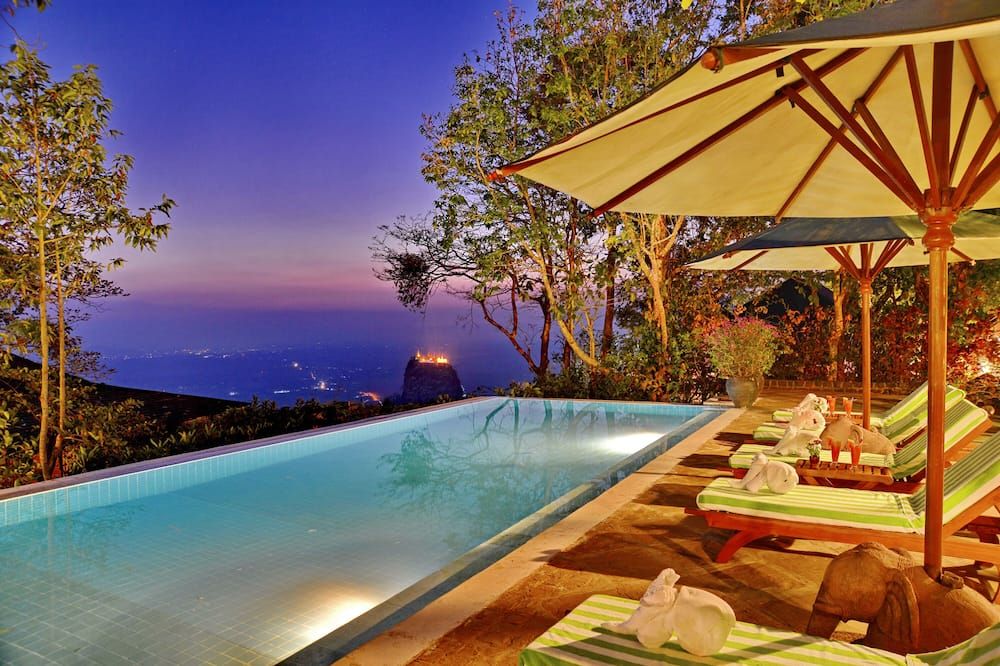 حوض السباحة صورة