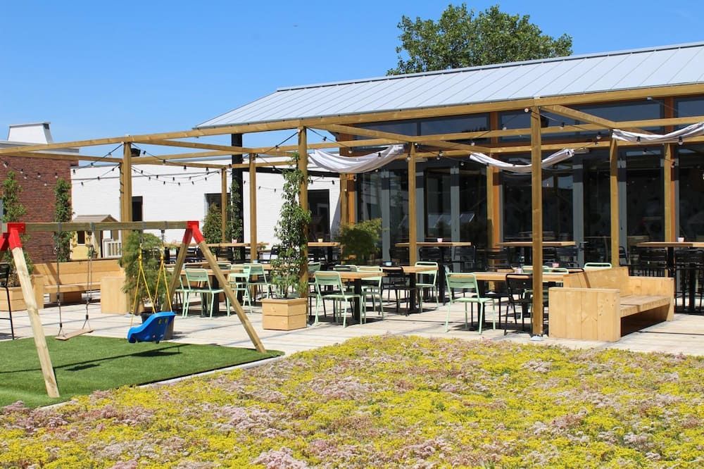 شرفة مرصوفة