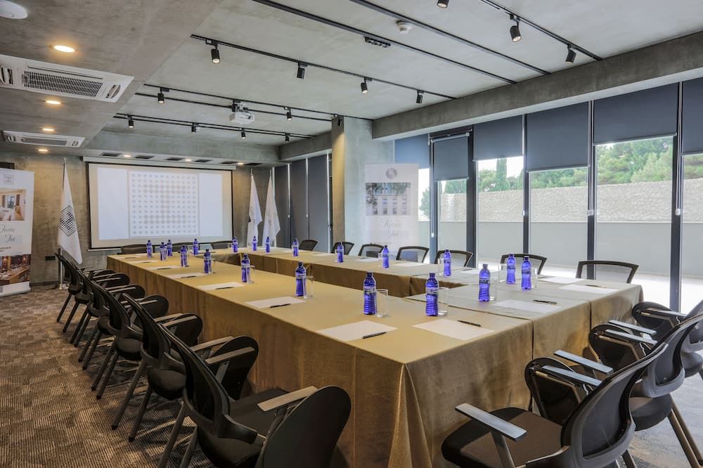 غرفة الاجتماعات