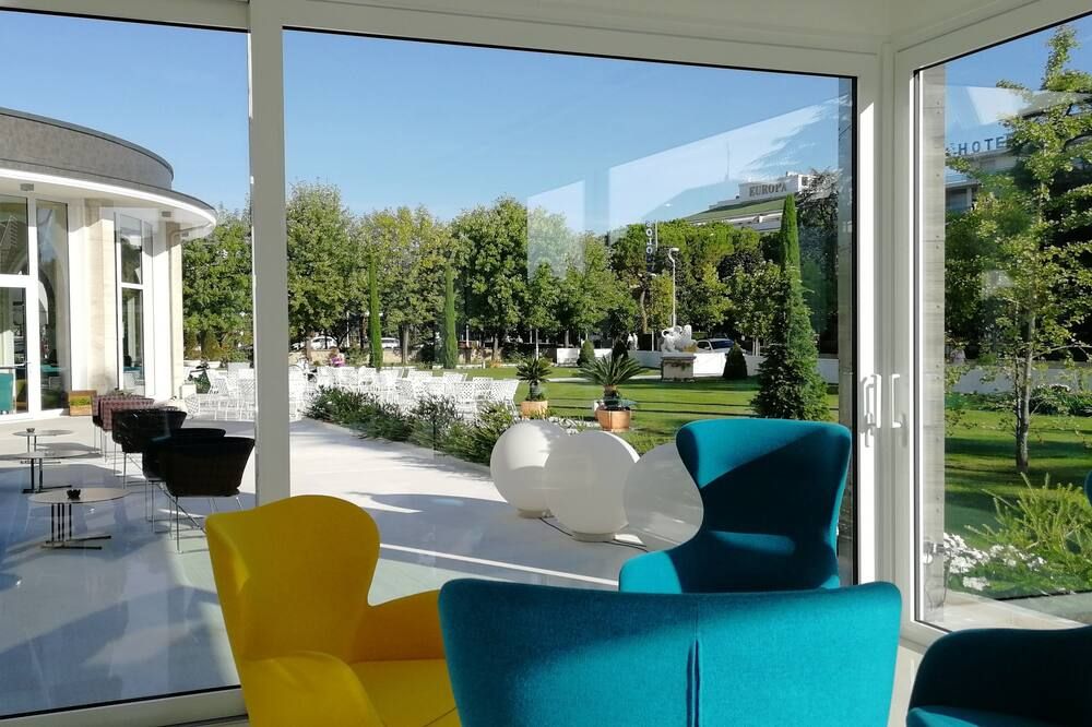 شرفة مرصوفة