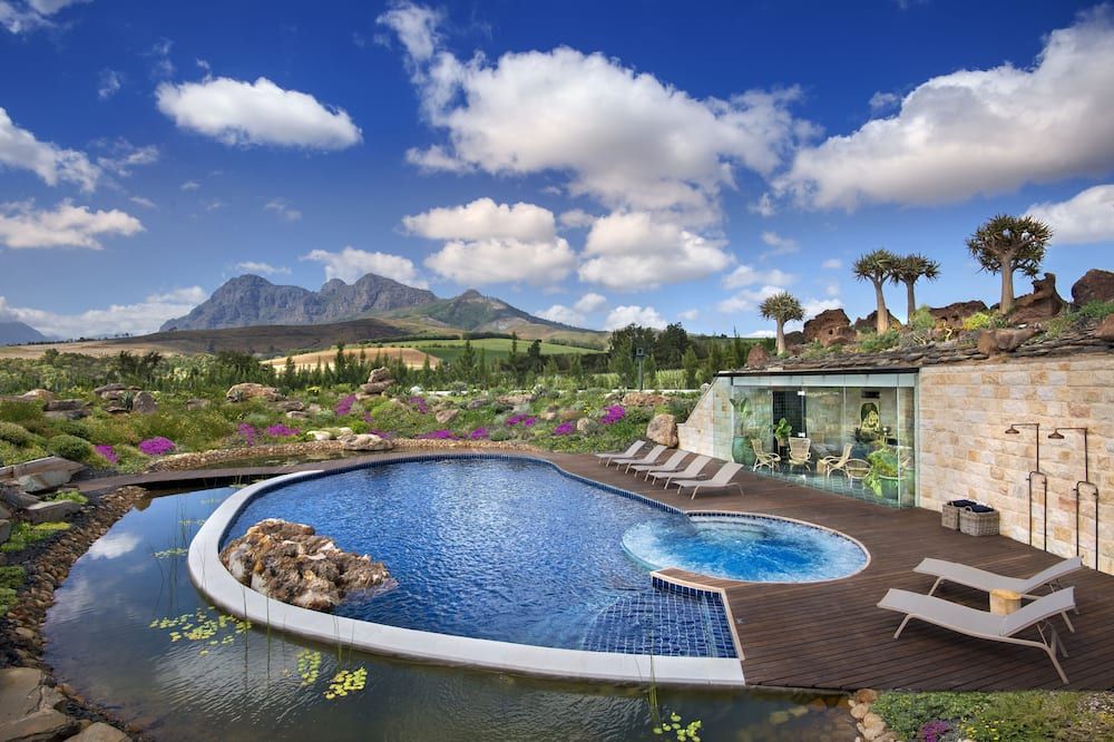 حوض السباحة صورة