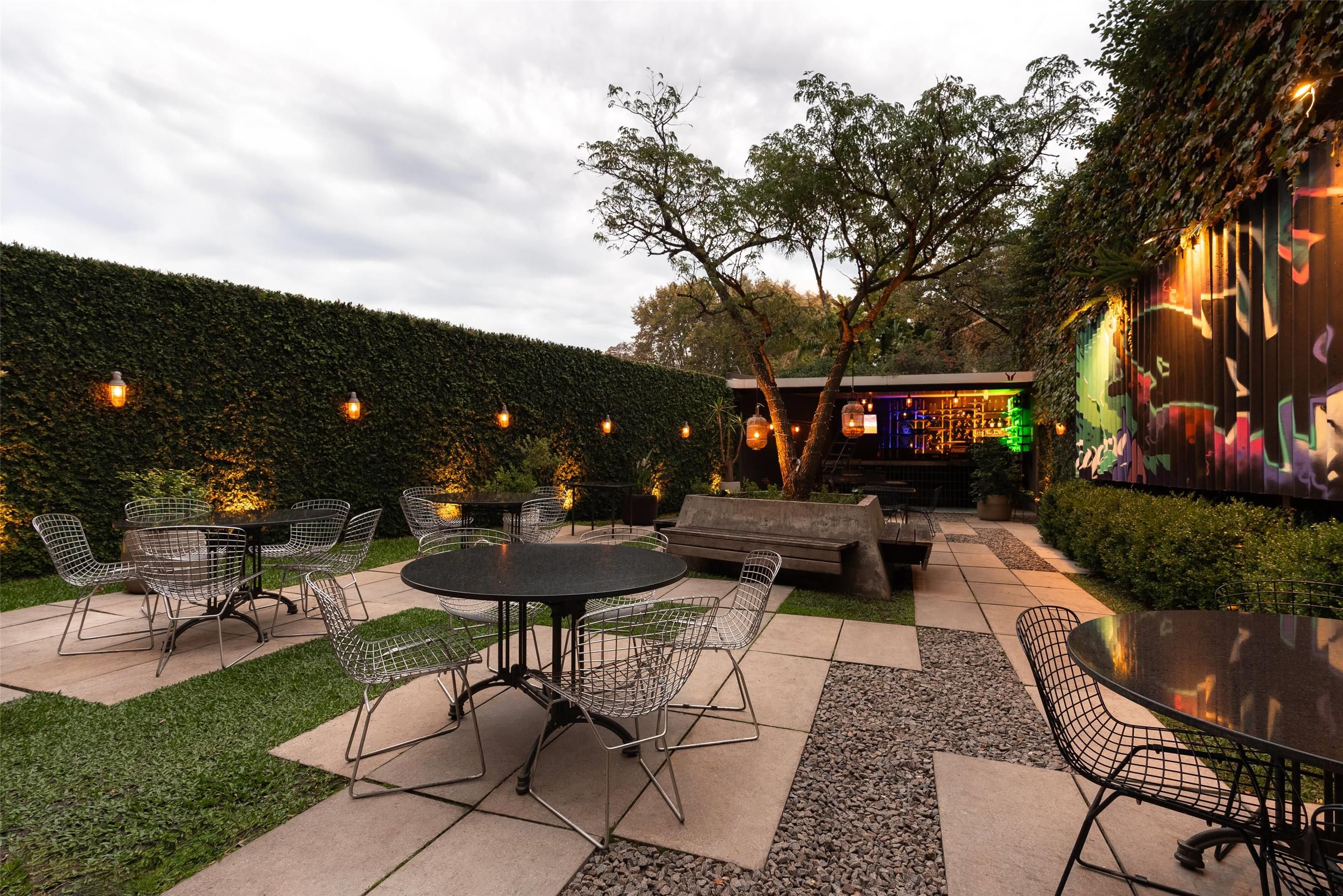 شرفة مرصوفة