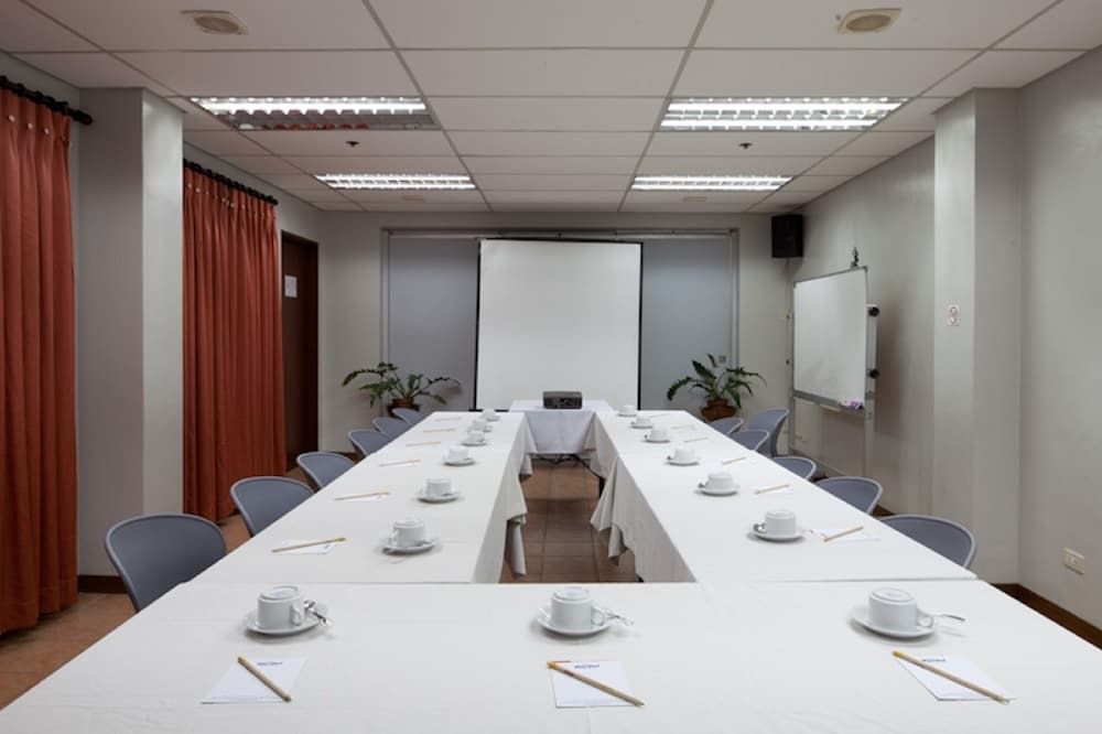 غرفة الاجتماعات