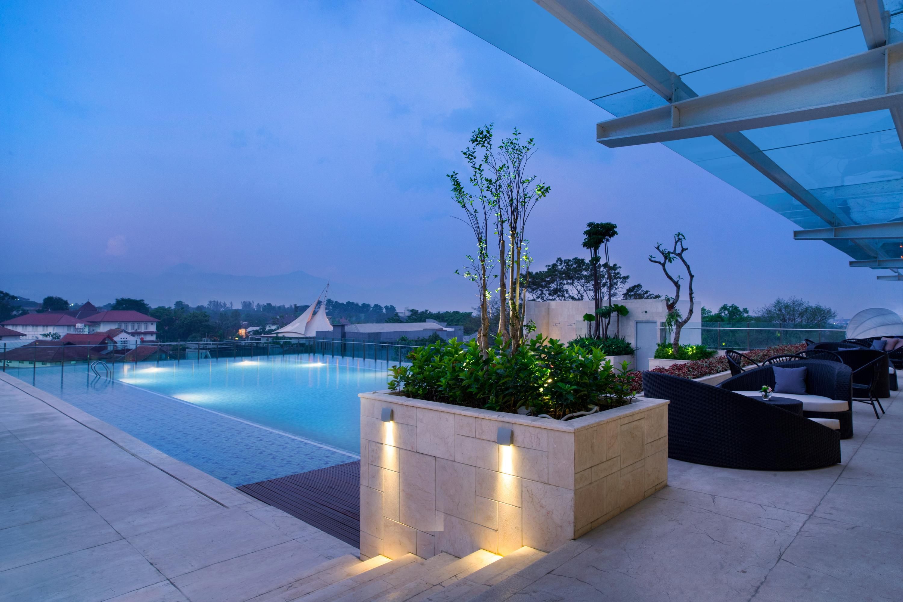 حوض السباحة صورة