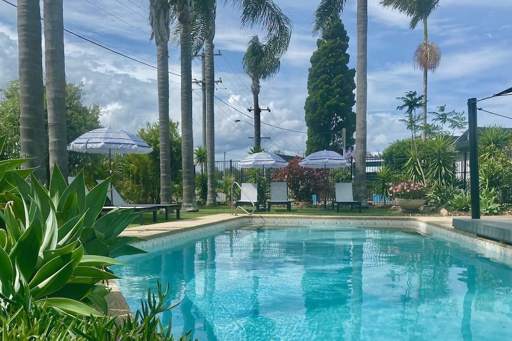 حوض السباحة صورة