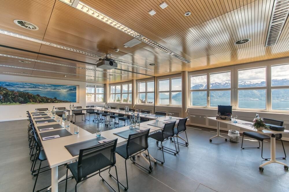 غرفة الاجتماعات