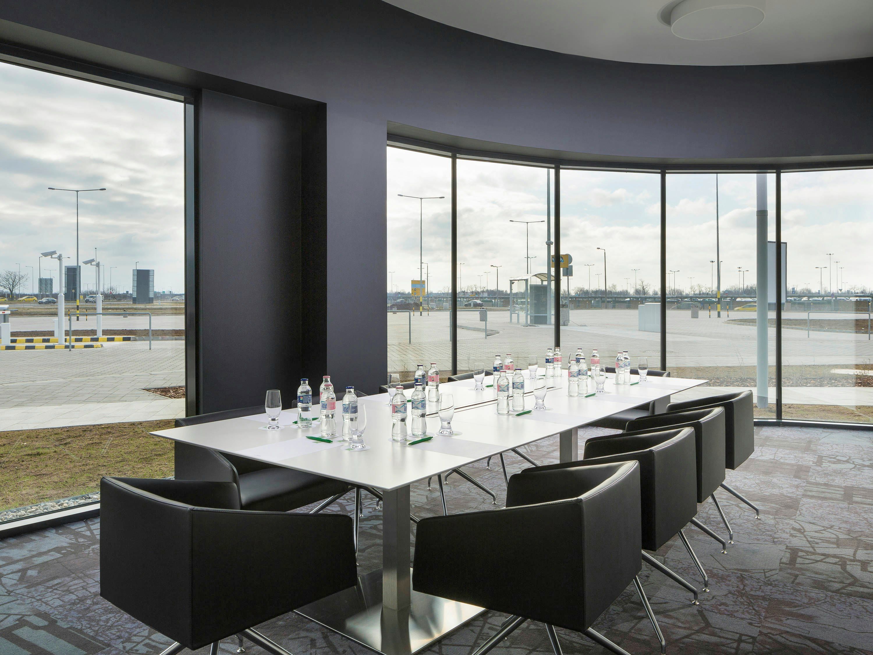 غرفة الاجتماعات