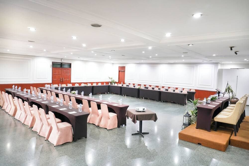 غرفة الاجتماعات