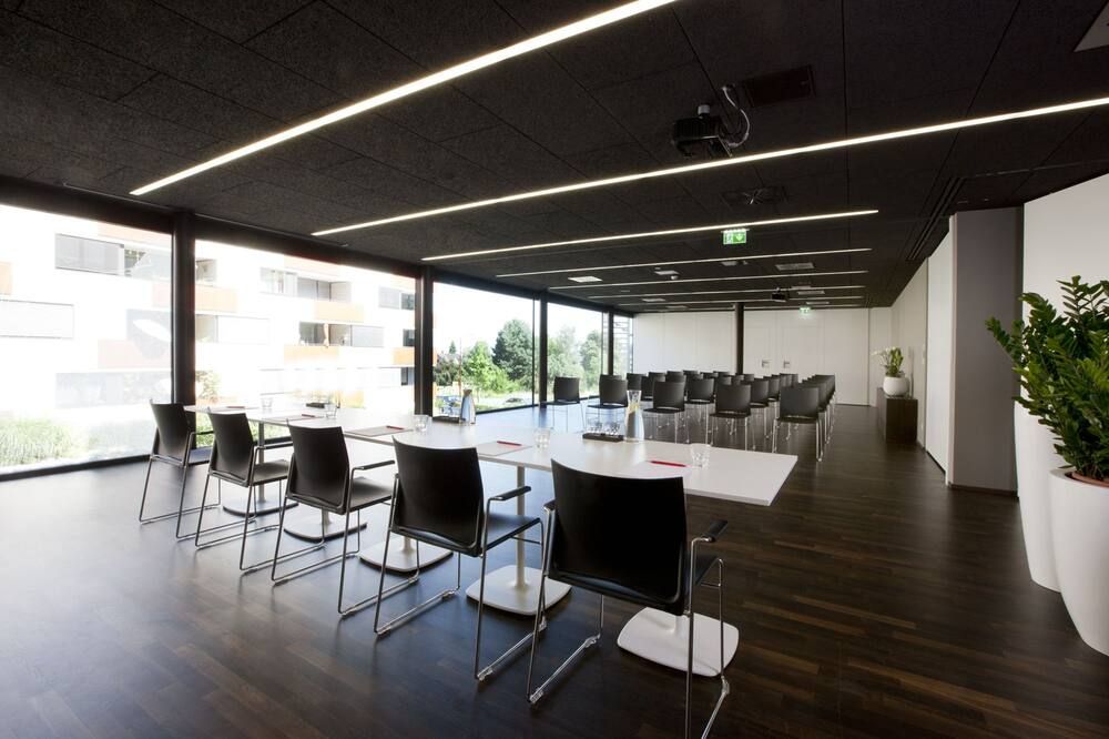 غرفة الاجتماعات