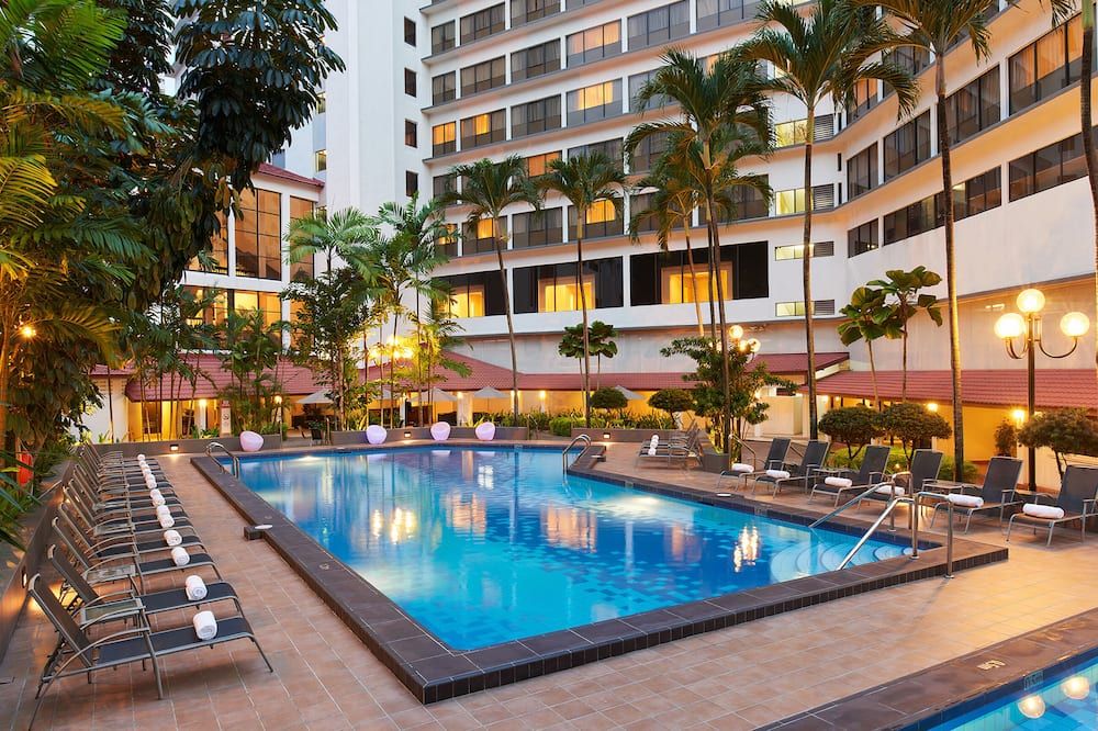 حوض السباحة صورة