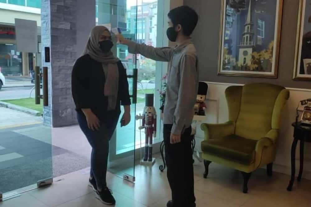 آخر