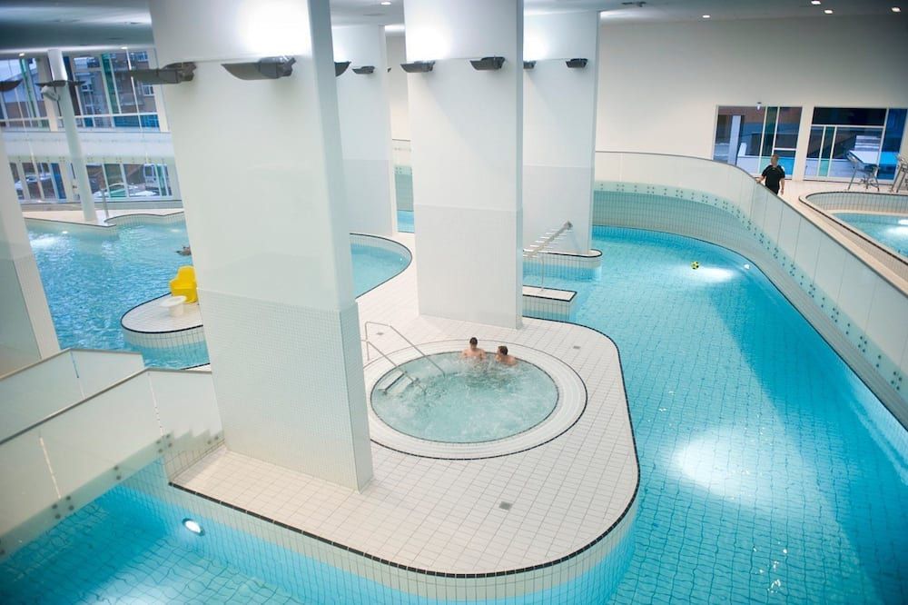 حوض السباحة صورة