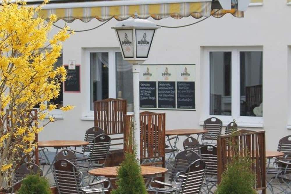 شرفة مرصوفة