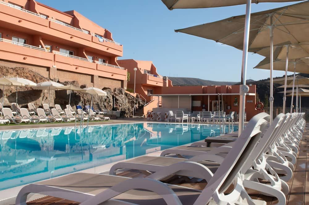 حوض السباحة صورة