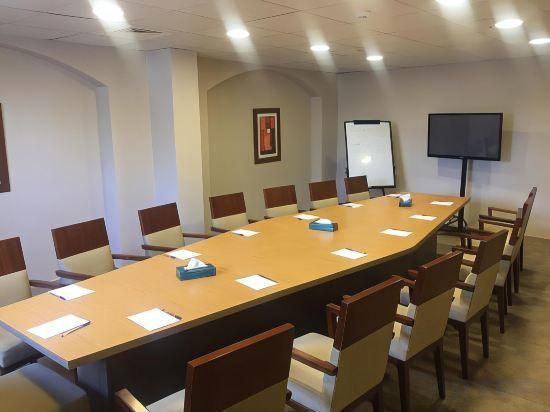 غرفة الاجتماعات