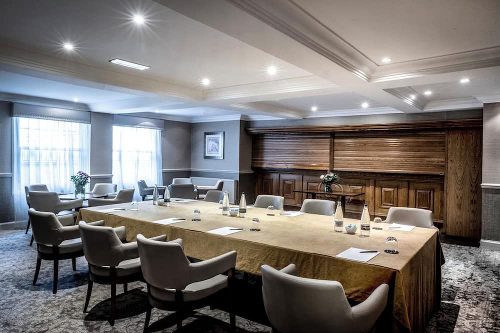 غرفة الاجتماعات