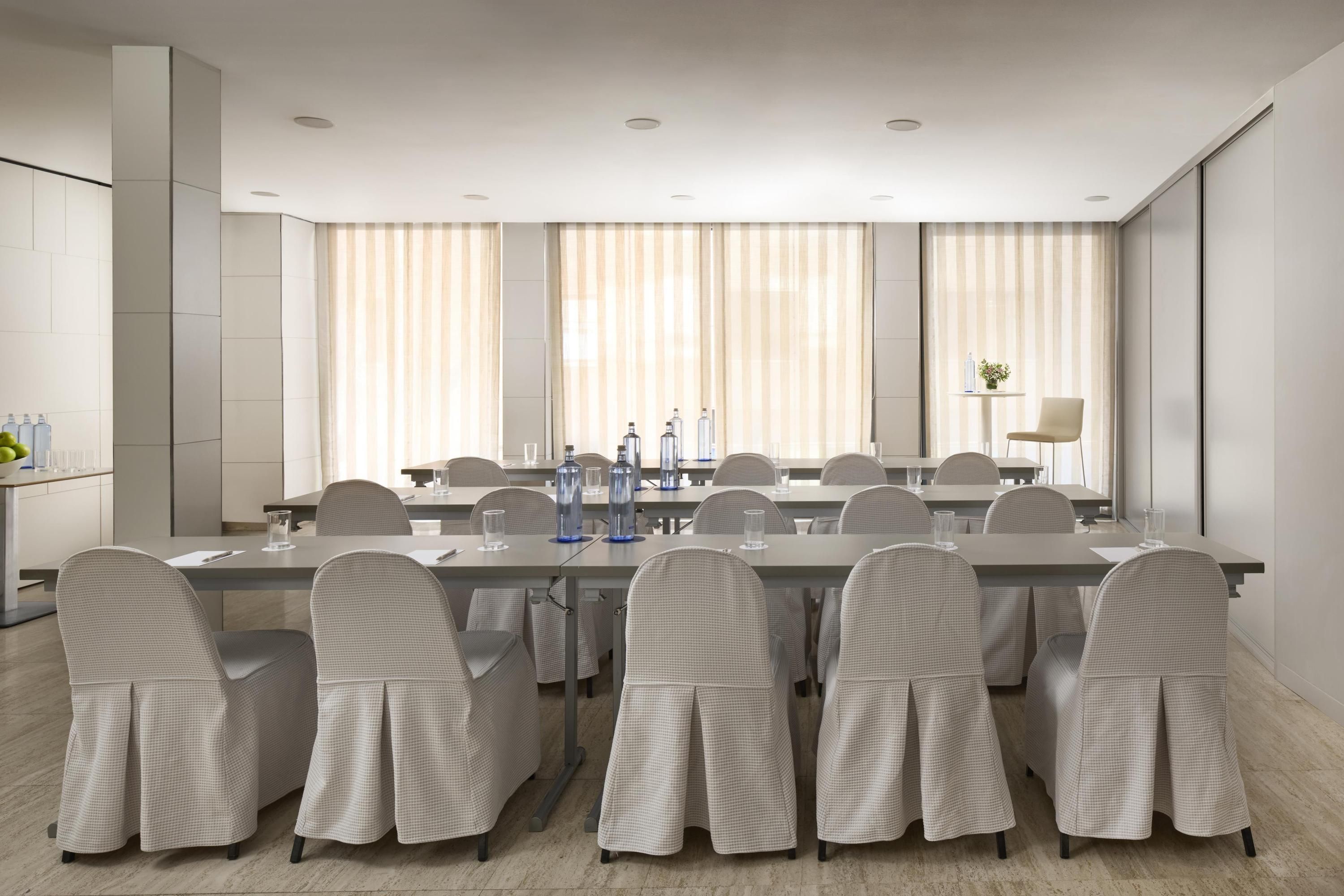 غرفة الاجتماعات