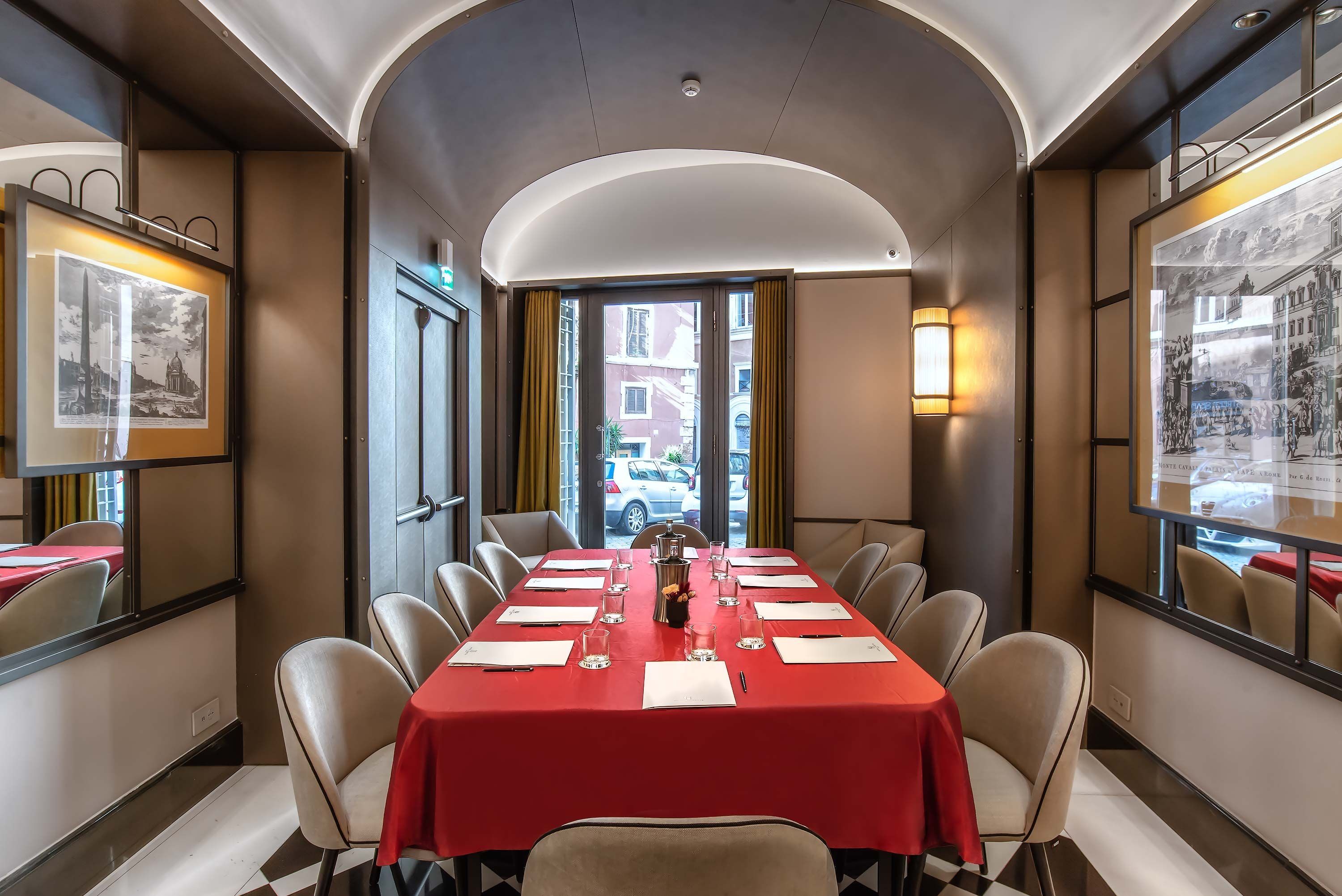 غرفة الاجتماعات