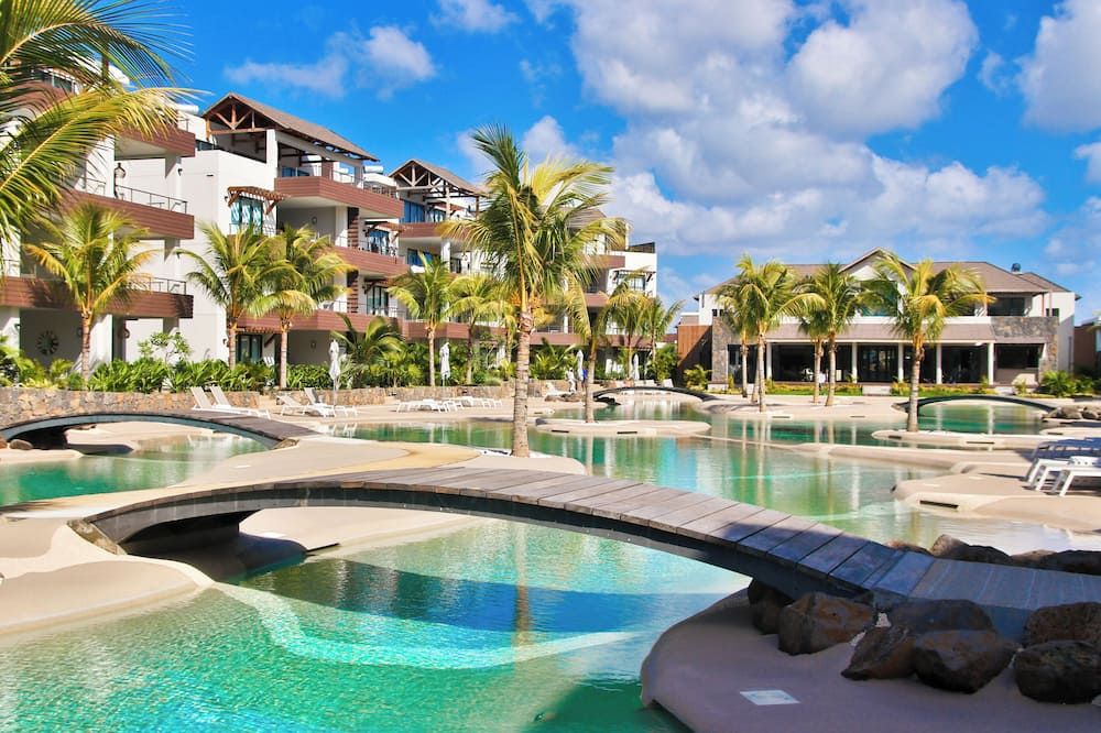 حوض السباحة صورة